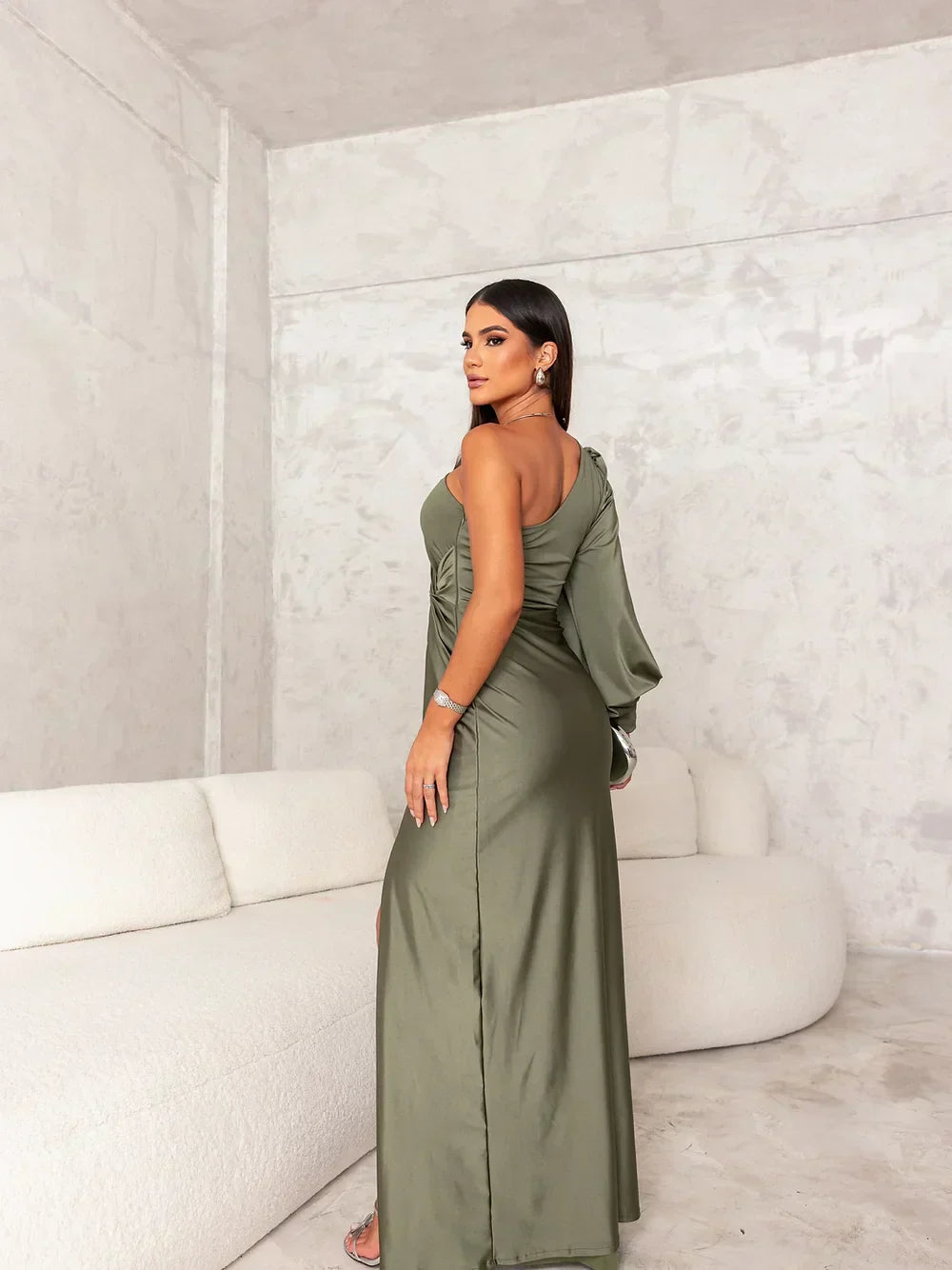 Robe en satin de luxe pour femme